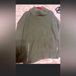 Small cowl neck sweater
